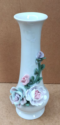 Jarrón porcelana. Ref 3230006. 19x8
