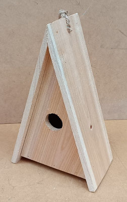 Cas para pájaros madera natural. Ref 31506. 25,5x15x9