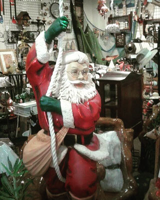 Santa Claus resina. Medida del muñeco 110x40x50 aprox