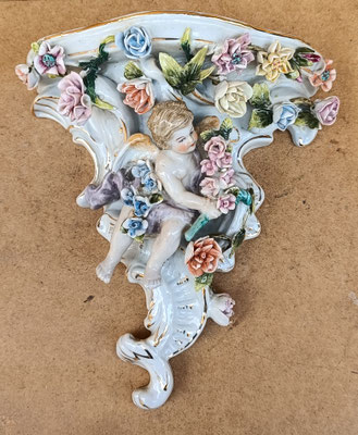 Ménsula porcelana. Ref 2446. 22x19x9