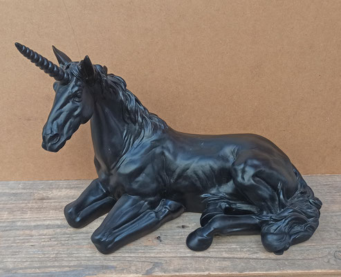 Unicornio resina. Ref GAR49. 45x33x24