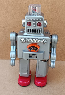 Robot Smoking verde. Ref TR2011. Con luz y humo. 43 cms. Funciona con pilas. 