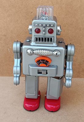 Robot Smoking verde. Ref TR2011. Con luz y humo. 43 cms. Funciona con pilas. 