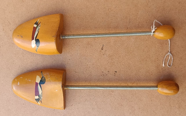 Pernito de madera vintage. Ref PER01. 35X8X4