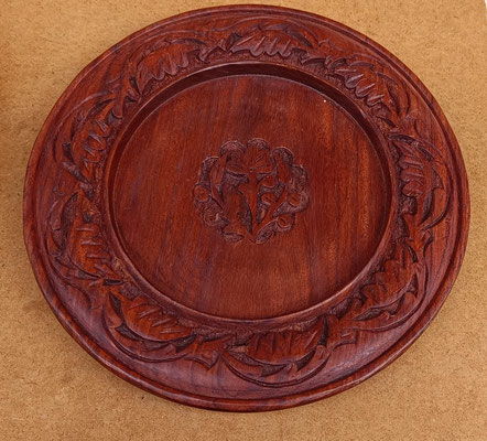 Plato madera tallada. Ref WA401. 25x2
