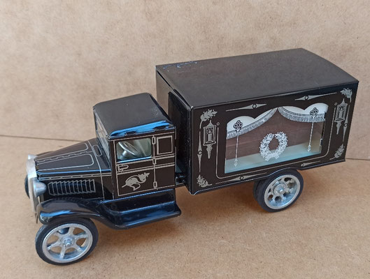 Coche fúnebre. Ref 655. 9x17x6