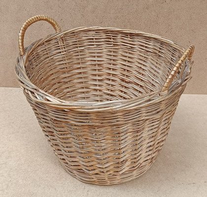 Cesto con 2 asas. 21,5x26