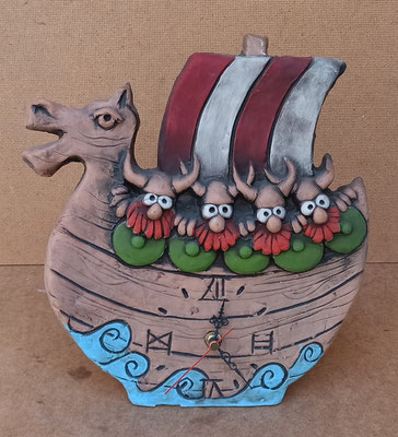 Reloj cerámica Cebrián vikingos. Ref 8. 30x26