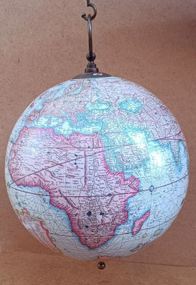 Globo terráqueo Mercator colgar. Ref GL002A. 32 centímetros de diámetro.