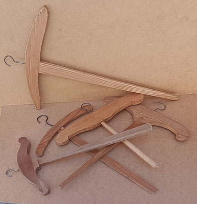 Perchas madera con palo