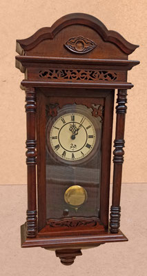 Reloj péndulo madera. Ref 19464. 62x26x12