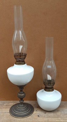 Quinqué porcelana y latón. Alto ref GR0004/01 (54x16). Bajo ref GR0004 (47x15)