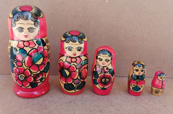Matrioska 5 figuras. Ref SANT. 17x7