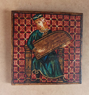 Tabla madera motivo medieval. 20x20