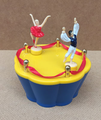 Figura musical con movimiento. Ref 837. 