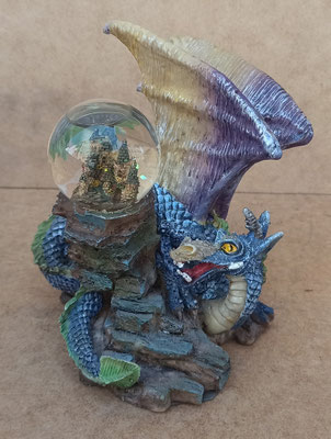 Dragon resina con bola. Ref RES041C. 15x13x10