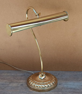 Lámpara banquero dorada. Ref 3411SB. 37x30x20
