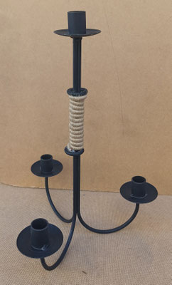 Candelabro metal. 4 brazos. 40x30