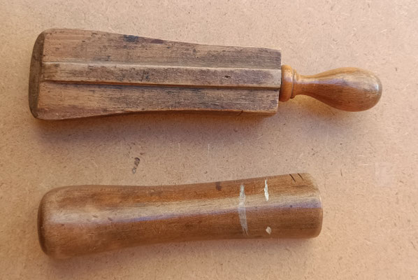 Accesorios normas botín madera vintage. 25x6x5