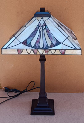 Lámpara Tiffany base resina. Tulipa ref 10273. Base ref P50. 60x36