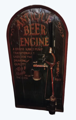 Cuadro cerveza con maquinaria antigua de grifo de cerveza. 135x70