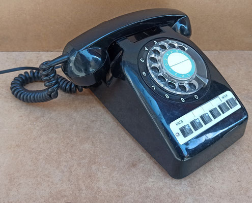 Teléfono antiguo reacondicionado