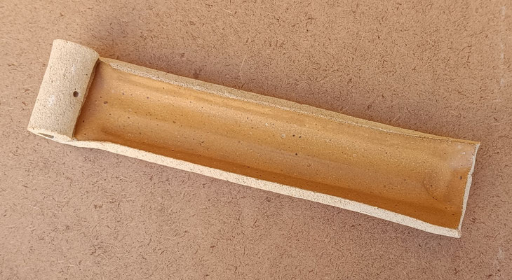 Quemador de incienso cerámica. Ref PL. 22x5x3