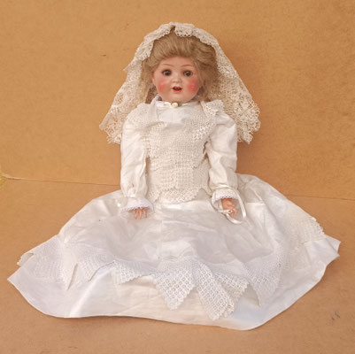 Muñeca alemana antigua de cartón pluma Heubach Köppelsdorf (342.1). 60x20