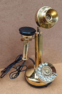 Reproducción teléfono dorado trompetilla. Ref 4000