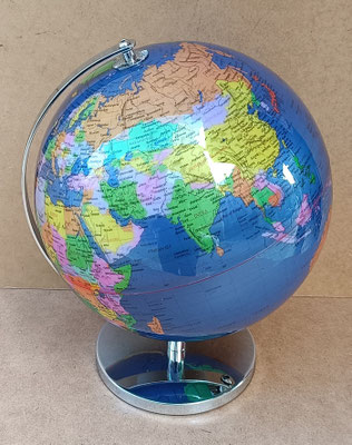 Globo terráqueo base plástico. Ref 60040. 34x25