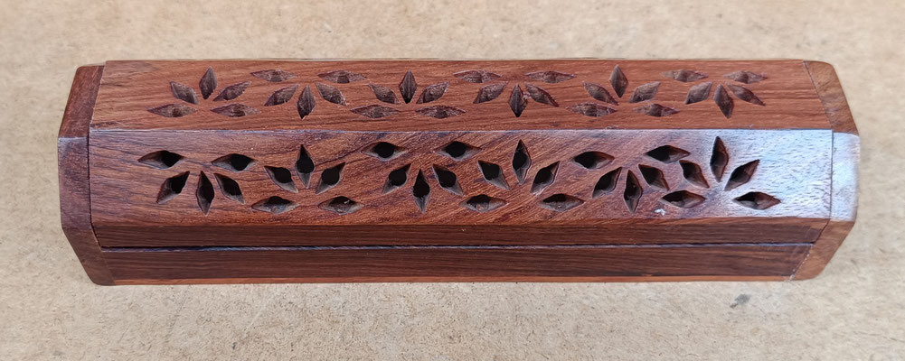 Caja madera calada. Ref WA204. 20x6x4
