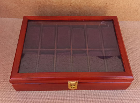 Caja 12 relojes madera. Ref 34509