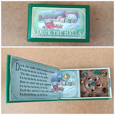 Libro con música y movimiento "Deck the halls". Ref MR9952. 9x5,5x3 cerrado