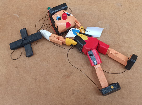 Marioneta Pinocho madera. Ref 8403007. 30 cms