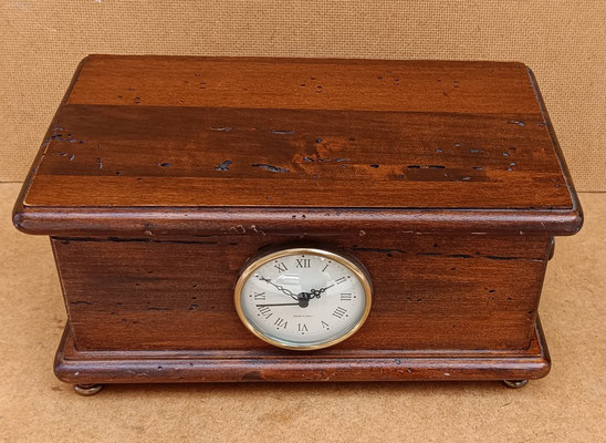 Caja de madera con reloj. Ref2721. 26x15x13