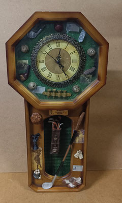 Reloj golf resina y madera.