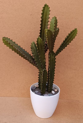 Cactus artificial en maceta cerámica. Ref 28002. 66x36x17
