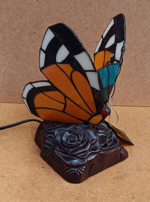 Lámpara tipo Tiffany mariposa. Ref 2780. 23x16x14