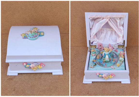 Caja con escena musical con movimiento. Ref 805008. 18x16x11