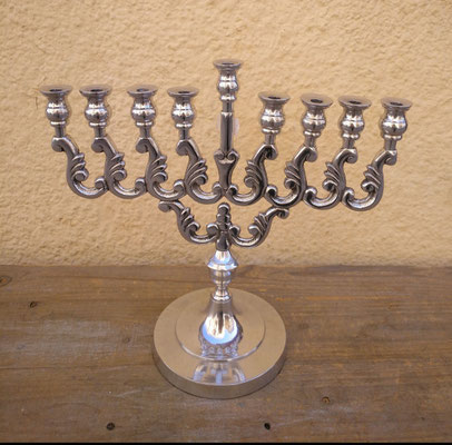 Menorah plateada. Ref 0476. 30x32