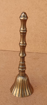 Campana de mano. Ref 1213717. 4,5x4,5x15