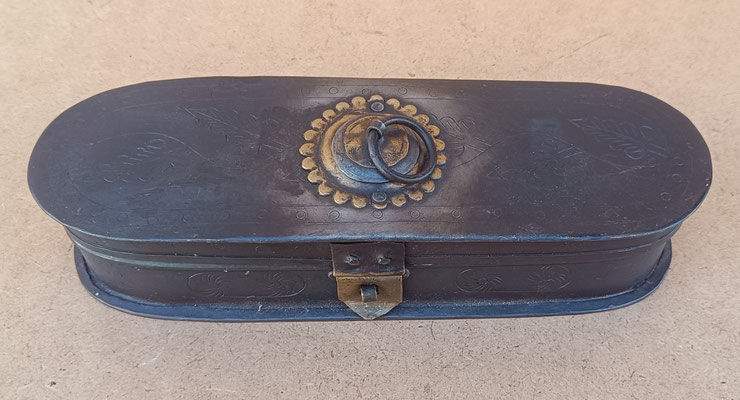 Caja metal. Ref IA308. 22,5x7x5