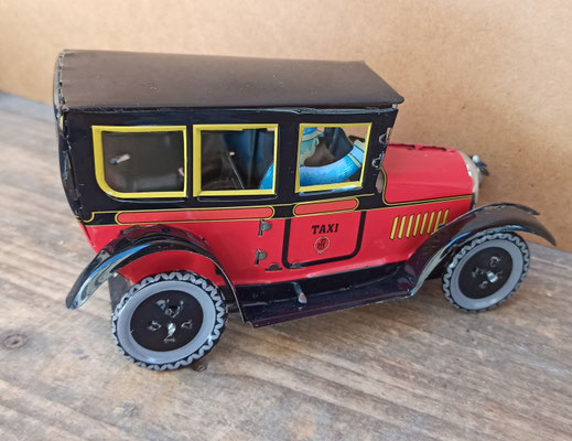 Taxi rojo réplica Payá. Ref RP51. 15 cms