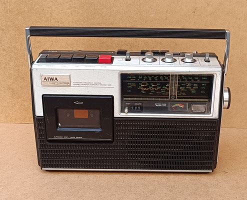 Radio cassette vintage Aiwa TPR-215. 35x10x29