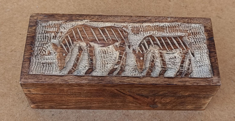 Caja madera labrada cebras. Ref 11214. 17,5x7,5x6