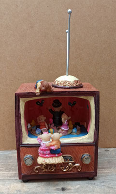 Escena musical con movimiento. Ref 14208. 22x12x11
