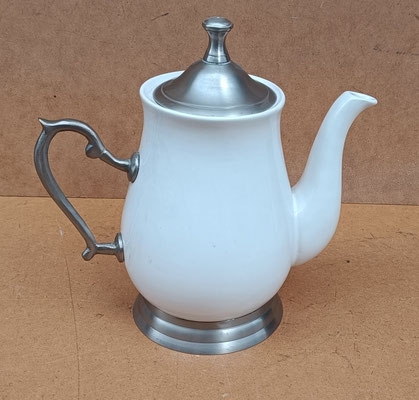 Cafetera cerámica y metal. 26x24x15