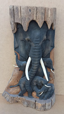 Talla de elefantes madera. Origen Tailandia. 62x36x16 