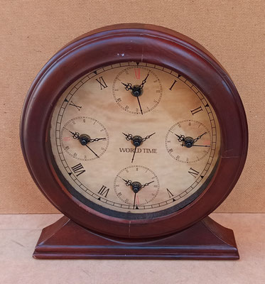 Reloj 5 esferas. Ref RN273. 30x25x5