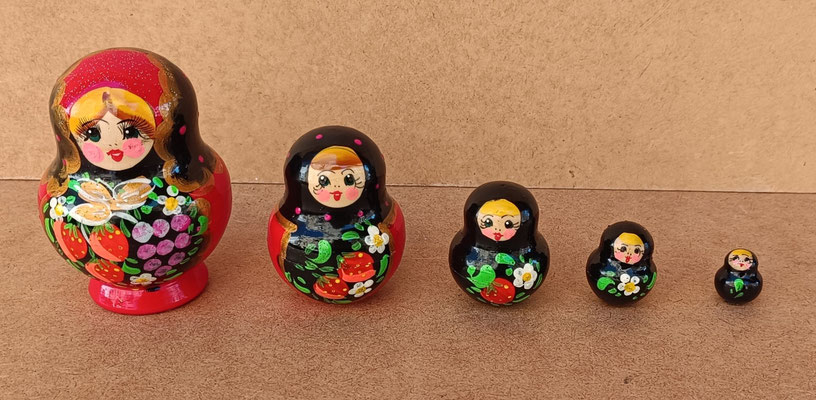 Matrioska madera 5 figuras. Ref POL. 11X8